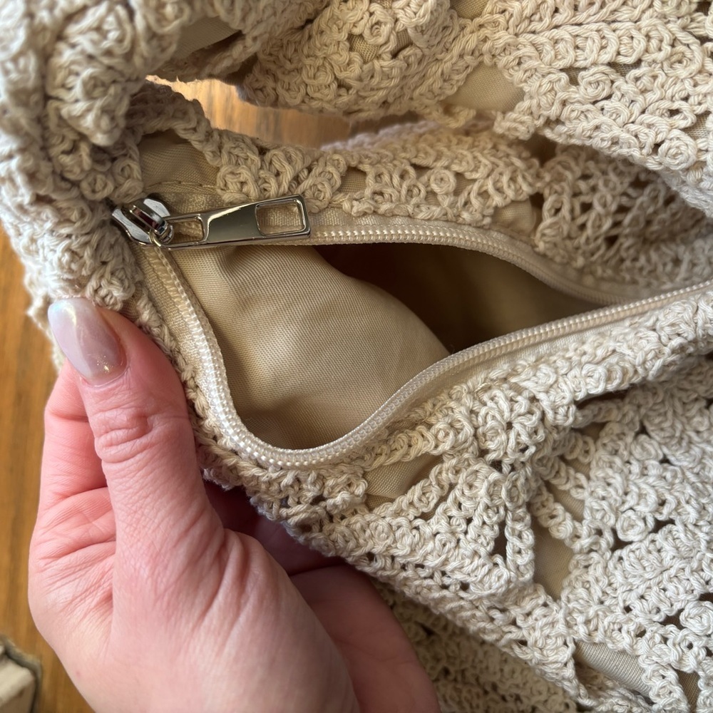 Elegant Cream Crochet Women Bag - Picture 7 of 7